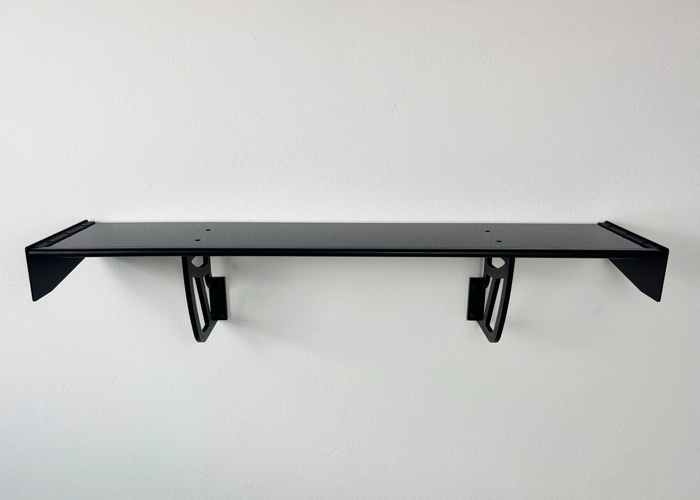 Spoiler-Regal aus Polymer-Carbon-Verbund